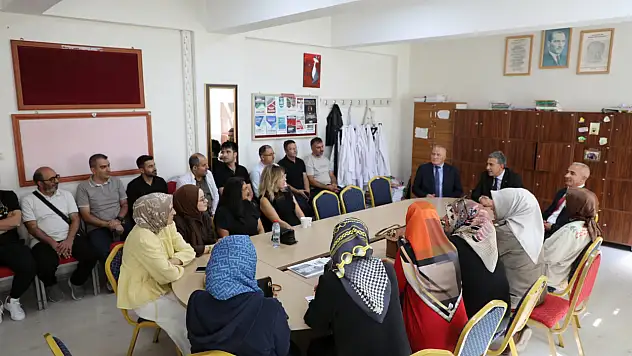 Ağrı'da 5. sınıfların uyum heyecanına aileler de ortak oldu