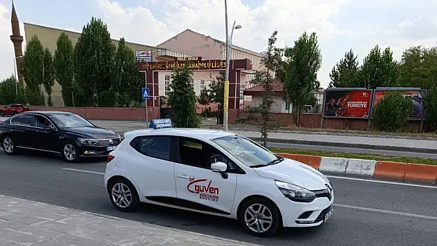 Ağrı'da aday sürücülere uyarı: 'Araç hâkimiyeti için tekrar önemli'