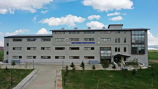 Ağrı'da AİÇÜ laboratuvarı kalite denetimini başarıyla tamamladı