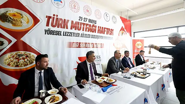 Ağrı'da aileler yöresel lezzetler için yarıştı