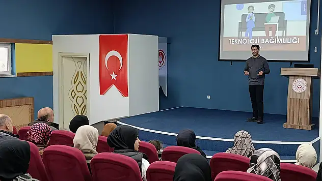 Ağrı'da ailelere 'Teknoloji Bağımlılığı' eğitimi