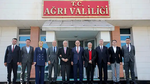Ağrı'da akademik yıl heyecanı: İbrahim Çeçen üniversiteye konuk oldu