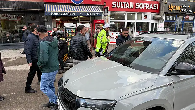Ağrı'da akşam saatlerinde iki araç çarpıştı