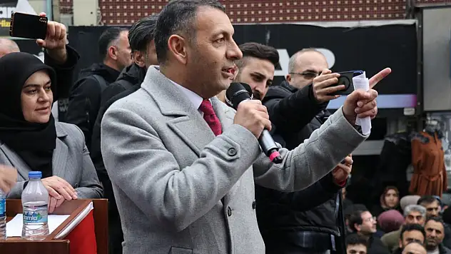 Ağrı'da Avukat Mehmet Salih Aydın annesini kaybetti