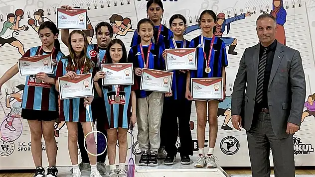 Ağrı'da Badminton heyecanı sona erdi