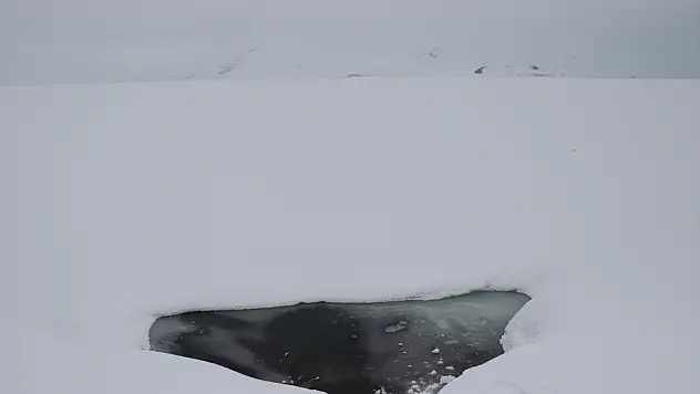 Ağrı'da Balık Gölü'ne bahar gelmedi