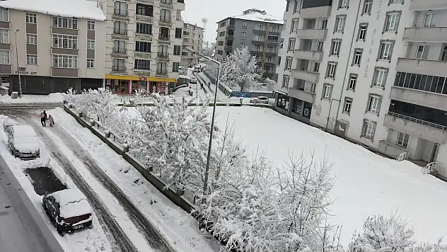 Ağrı'da beyaz manzara yeniden sahne aldı