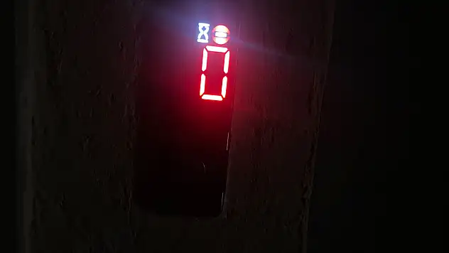 Ağrı'da bitmeyen elektrik kesintileri vatandaşları isyan ettirdi