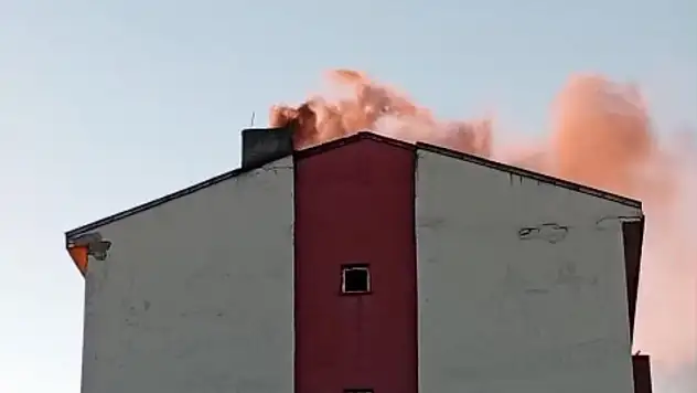 Ağrı'da çatıdan yükselen duman paniğe neden oldu