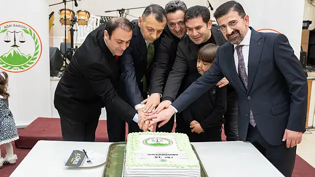 Ağrı'da 'Avukatlar Günü'nde birlik ve beraberlik hakimdi