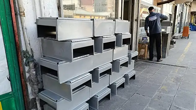 Ağrı'da doğal gaz saatleri için açılır kapanır koruma panosu üretimi sürüyor