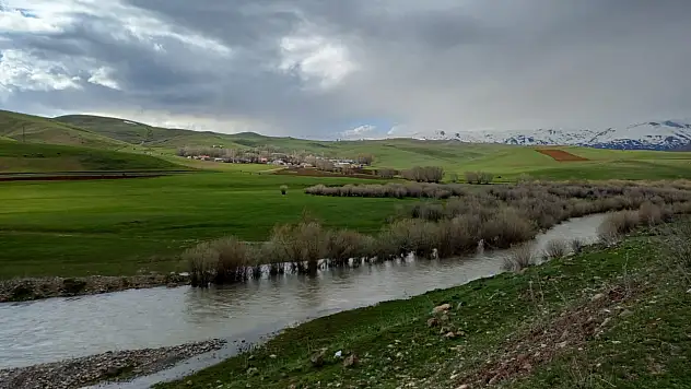 Ağrı'da doğanın uyanışı görsel şölene dönüştü