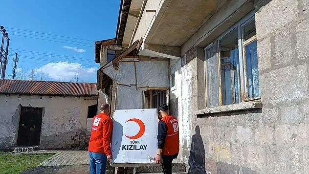 Ağrı'da engeller Kızılay desteğiyle aşılıyor
