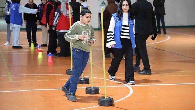 Ağrı'da engelli öğrenciler için hazırlanan parkurlar büyük ilgi gördü