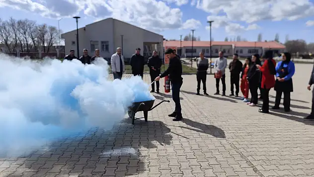 Ağrı'da Engelsiz Yaşam Merkezi'nde yangın tatbikatı gerçekleştirildi