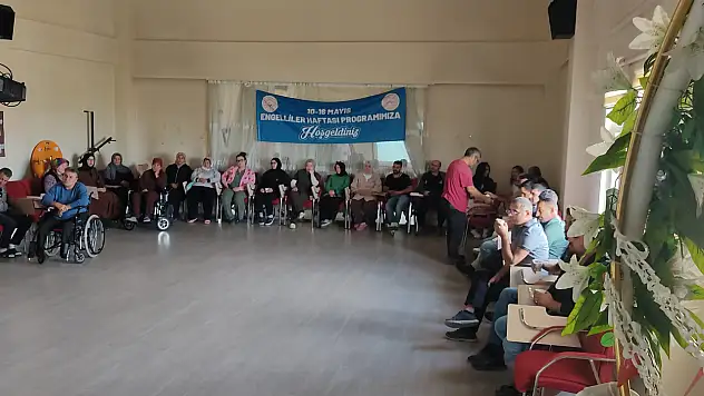 Ağrı'da Engelsiz Yaşam Merkezi'nde iletişim ve teknoloji bağımlılığı eğitimi verildi