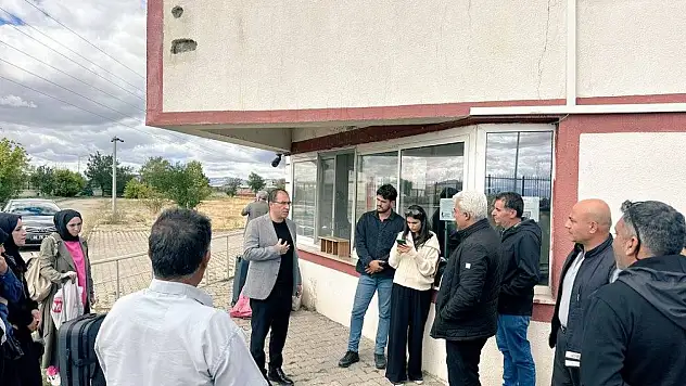 Ağrı'da 'evinize hoş geldiniz' mesajı ile yeni öğrenciler karşılandı