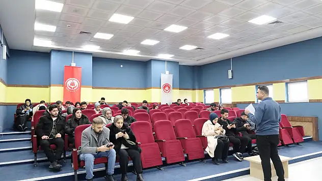 Ağrı'da evlenecek gençlere eğitim desteği sürüyor