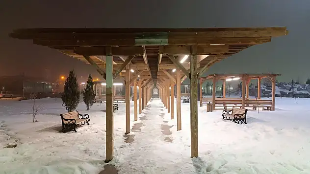 Ağrı'da gece soğukları hayatı olumsuz etkiliyor