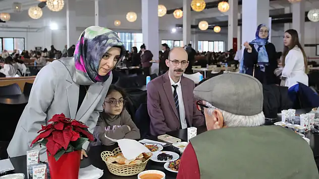 Ağrı'da gençliklerinde göremedikleri üniversiteyi yaşlanınca gördüler