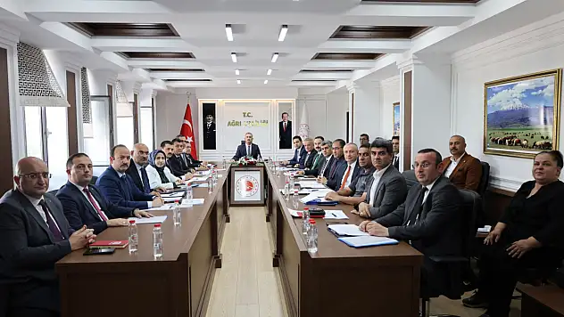 Ağrı'da eğitimden turizme kapsamlı değerlendirme toplantısı yapıldı