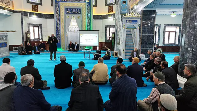 Ağrı'da hacı adaylarına kapsamlı eğitim ve manevi hazırlık vurgusu