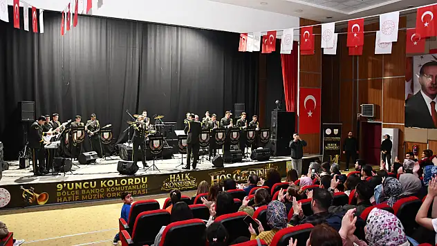 Ağrı'da halk konseri coşkusu yaşandı