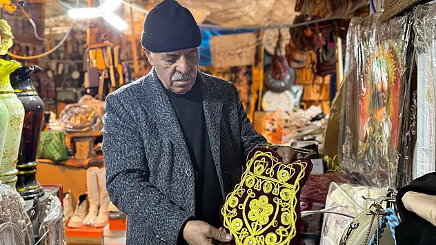 Ağrı'da Hint işi el yapımı çantalara yoğun ilgi