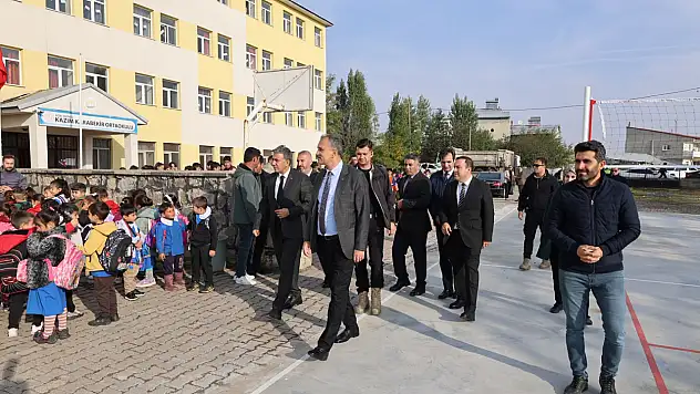 Ağrı'da iki okulda verilen sözler tutuldu: İki okulun çehresi değişti