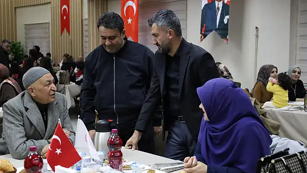 Ağrı'da ilk iftar açıldı, Başkan Yıldız şehit aileleriyle yakından ilgilendi