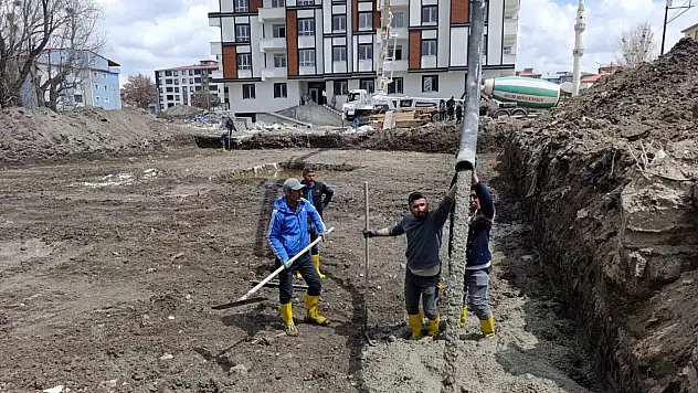 Ağrı'da inşaat sezonu başladı: İşçiler 1 Mayıs'ta da sahadaydı