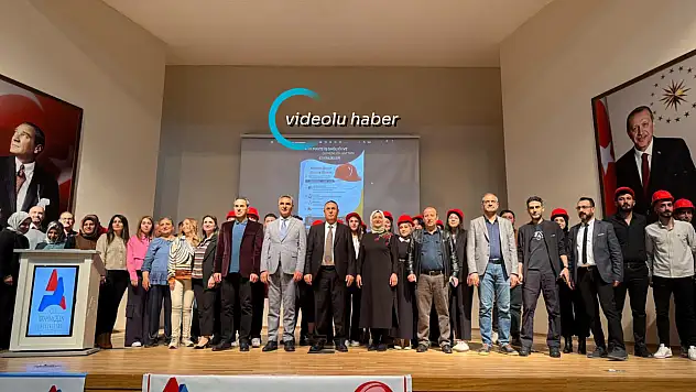 Ağrı'da iş güvenliği haftasında öğrenciler baret giyip bilinç aşıladı