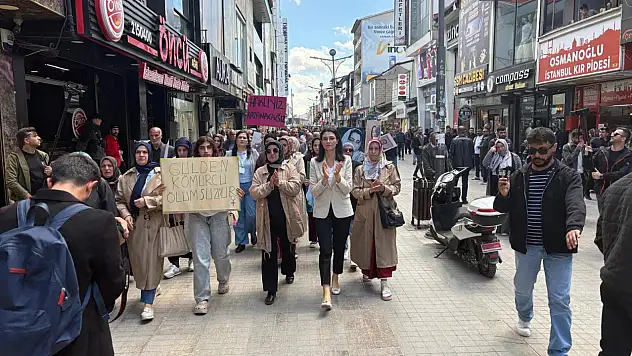 Ağrı'da kadınlar Gülden Kömürcü için yürüdü