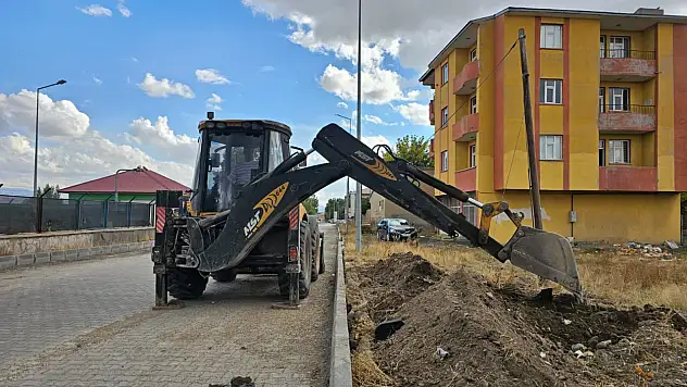 Ağrı'da kaldırımlar yenileniyor