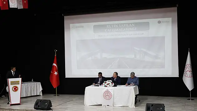 Ağrı'da kamu yatırımları ve projeler görüşüldü