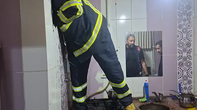 Ağrı'da kömürlük yangını korkuya neden oldu