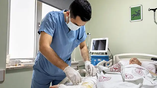 Ağrı'da küçük yara kabusa döndü! Ölümcül enfeksiyon son anda fark edildi