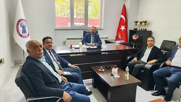 Ağrı'da kurumlar arası dayanışma mesajı: Defterdarlık heyetinden Esnaf Odaları Birliği'ne ziyaret