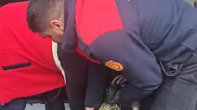 Ağrı'da mazgala sıkışan çocuğun imdadına itfaiye yetişti!