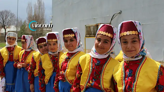 Ağrı'da nesiller el ele: Bayram etkinliği gönülleri ısıttı!