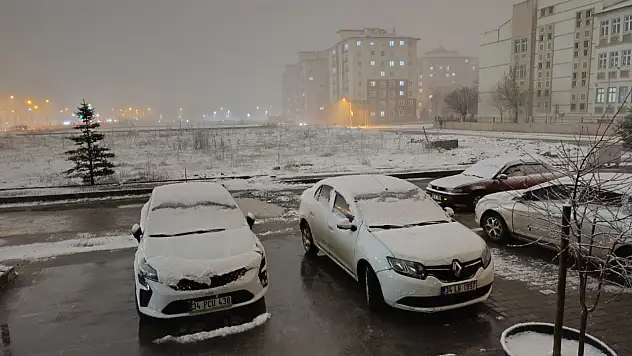 Ağrı'da nisan ortasında kar sürprizi