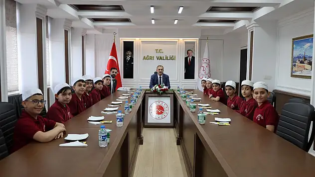 Ağrı'da öğrencilerin dürüm isteği karşılıksız kalmadı