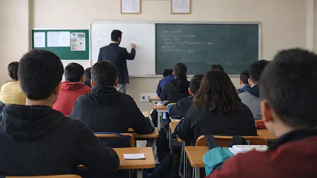 Ağrı'da öğrencilerin lise'ye gitme oranı düşüyor