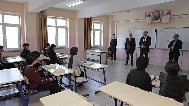 Ağrı'da okullara yakın takip