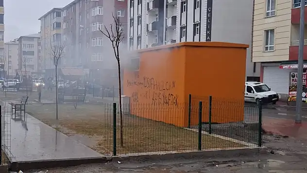 Ağrı'da park içindeki trafo patlayınca mahallede korku dolu anlar yaşandı