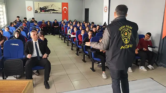 Ağrı'da polislerden 914 öğrenciye güvenlik eğitimi verildi
