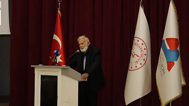 Ağrı'da Prof. Dr. Sadettin Ökten Bilgi Şöleni başladı