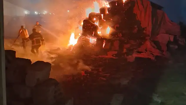 Ağrı'da saman yangını paniğe neden oldu