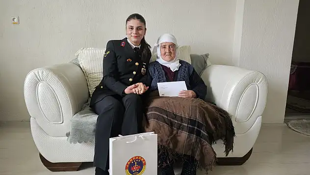 Ağrı'da şehit ve gazi ailelerine jandarmadan bayram ziyareti