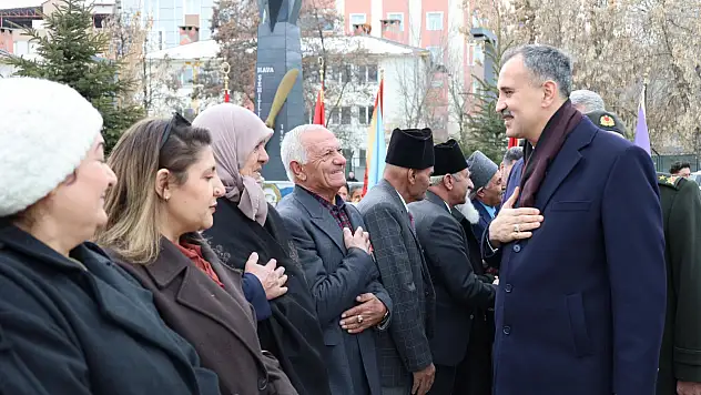 Ağrı'da şehitler için tek yürek! 18 Mart programına yoğun katılım